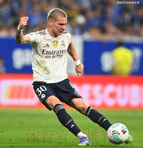 世体:维+居都没站出来 马斯坦托诺难匹敌亚马尔 世体:维+居都没站出来 马斯坦托诺难匹敌亚马尔